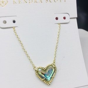 Kendra Scott Ari Heart Abalone necklace Gold Plated